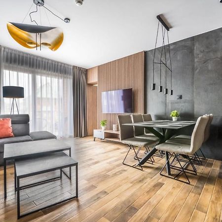 Stonehill24 - Apartament & Spa ชกลาร์สกา ปอเรมบา ภายนอก รูปภาพ