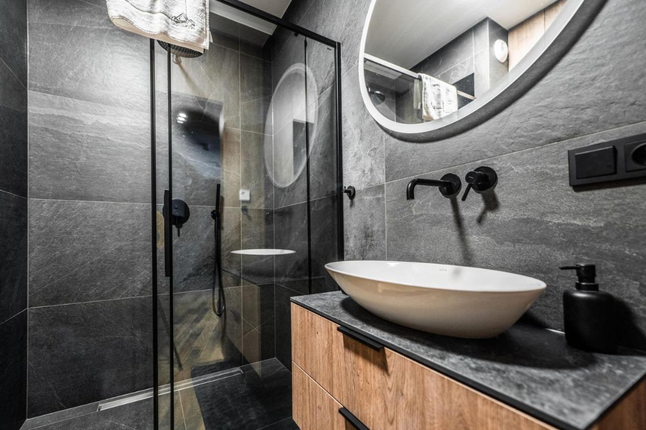 Stonehill24 - Apartament & Spa ชกลาร์สกา ปอเรมบา ภายนอก รูปภาพ