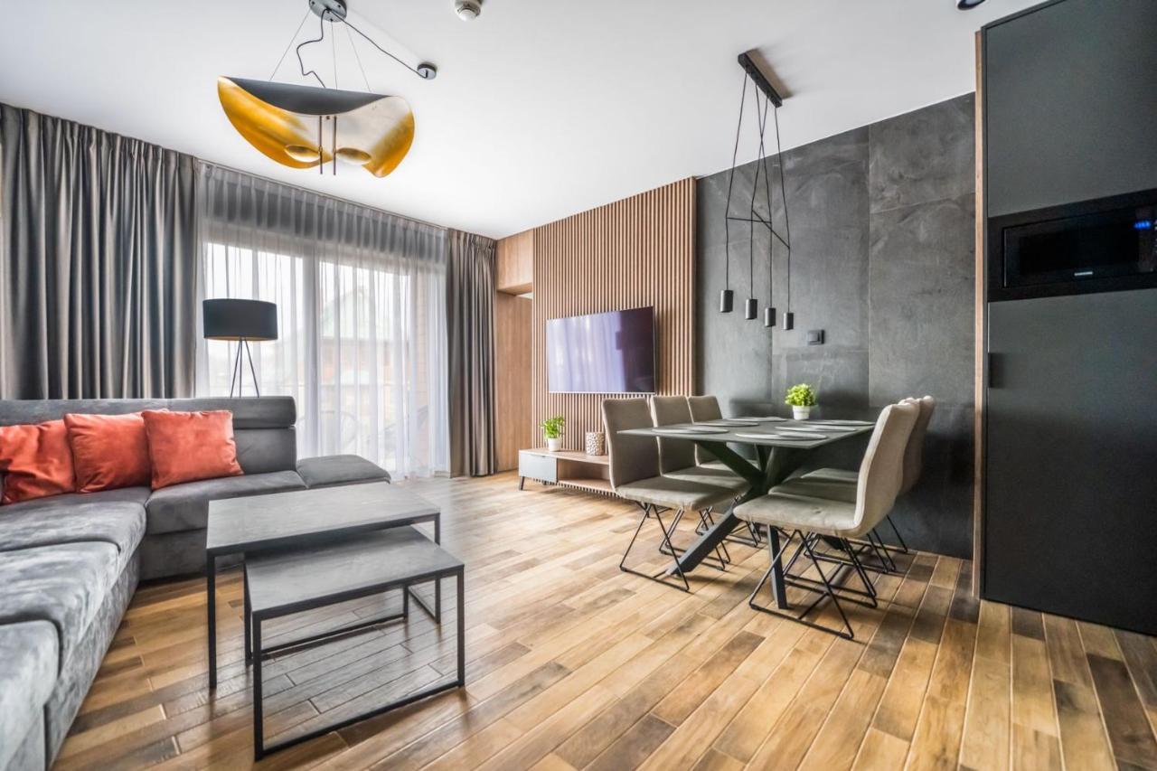 Stonehill24 - Apartament & Spa ชกลาร์สกา ปอเรมบา ภายนอก รูปภาพ