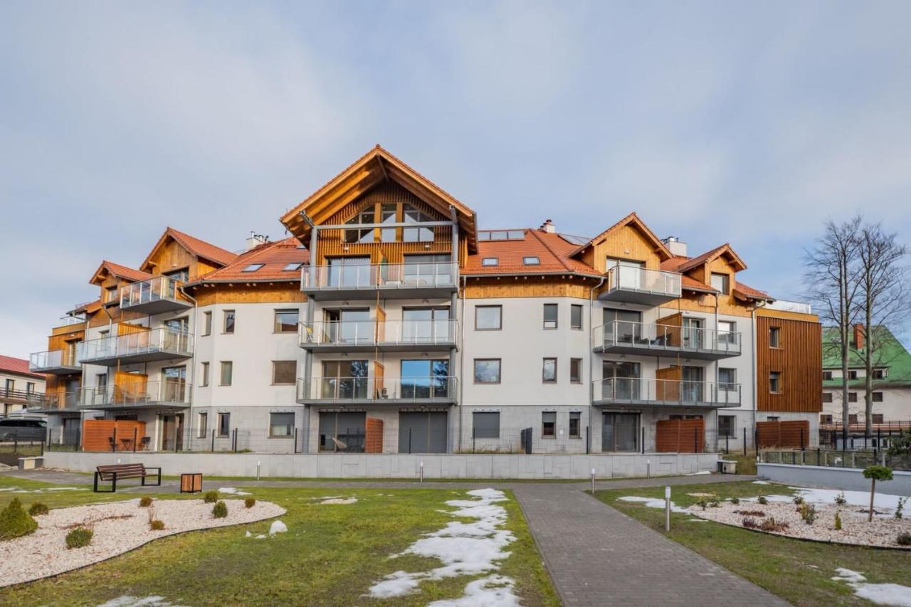 Stonehill24 - Apartament & Spa ชกลาร์สกา ปอเรมบา ภายนอก รูปภาพ